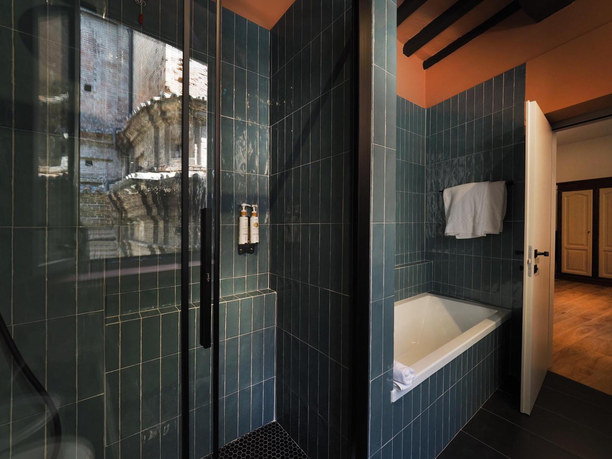 Hotel Priori Secret Garden ペルージャ エクステリア 写真