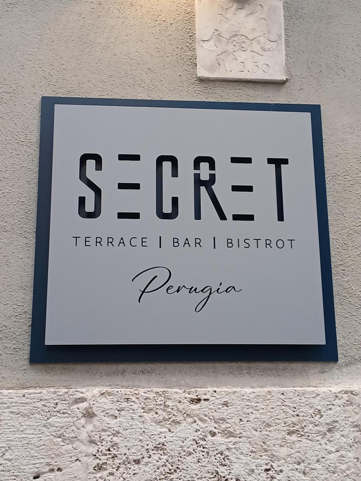 Hotel Priori Secret Garden ペルージャ エクステリア 写真